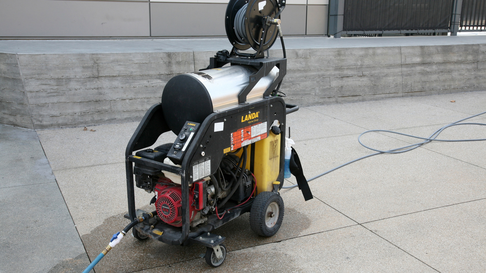 Yaygın ev tipi, asla basınçlı yıkayıcı ile temizlememelisiniz