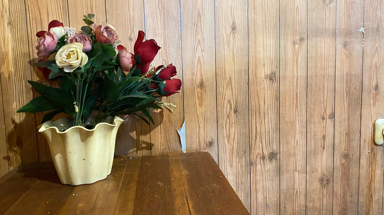 Yapay ahşap paneller, yıpranmış