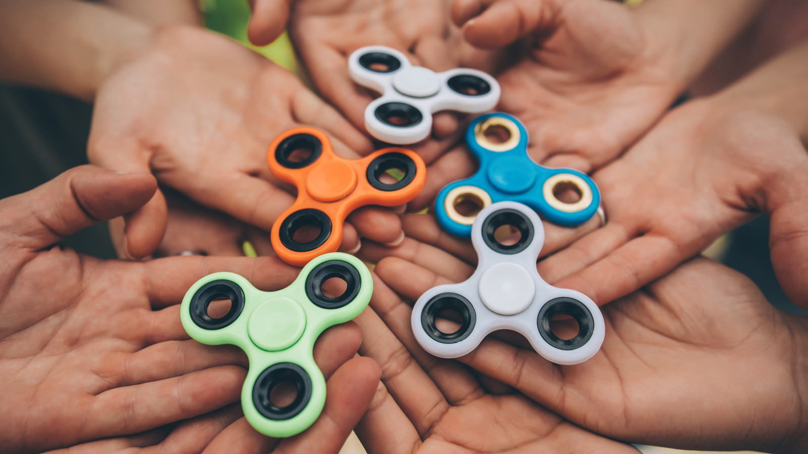 Eski bir Fidget Spinner'ın kabine depolamanızı dönüştürebilmesinin beklenmedik yolu