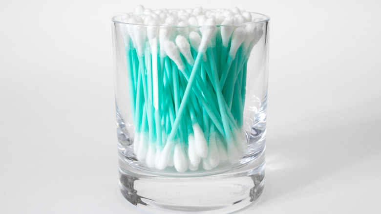 Atış camında Q-Tips