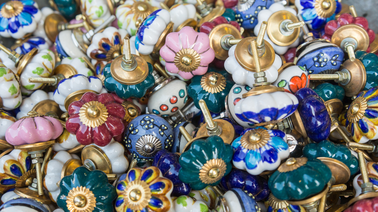 Seramik dolap düğmeleri eviniz için iyi bir seçim mi?