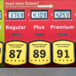 Bir çim biçme makinesinde premium gaz kullanmanın uzun vadeli etkileri