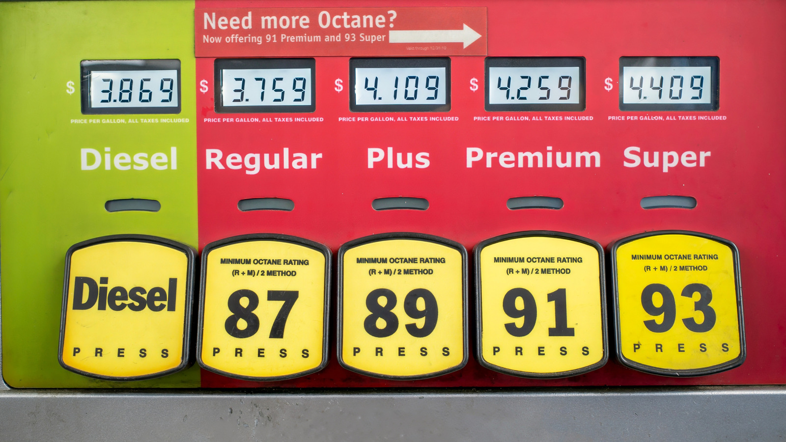 Bir çim biçme makinesinde premium gaz kullanmanın uzun vadeli etkileri