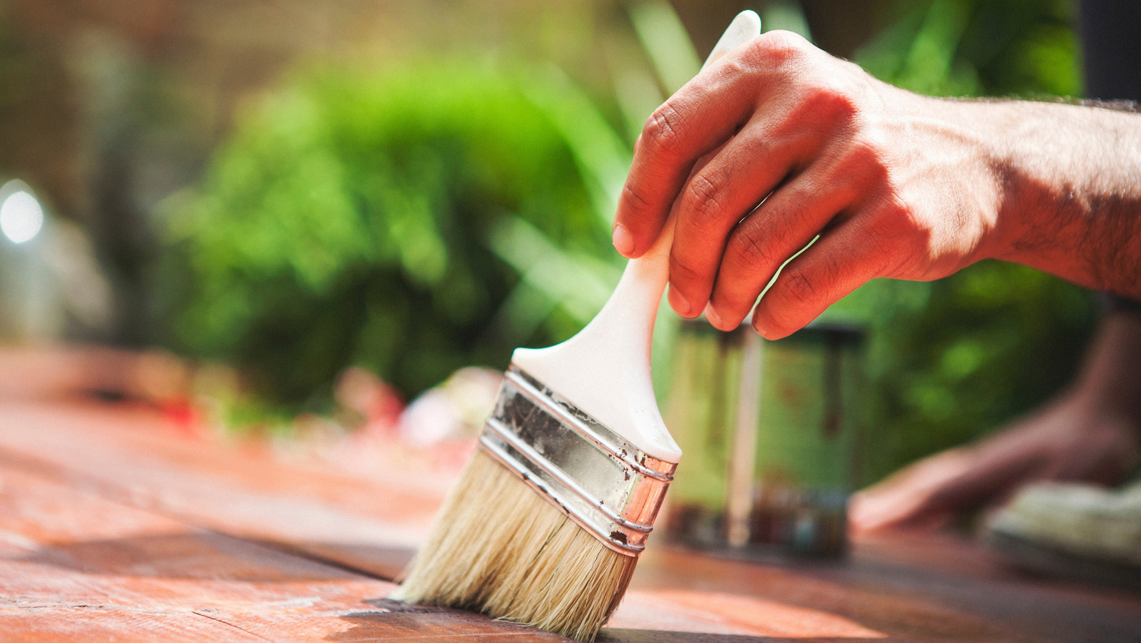Evet, zımparalamadan bir odun güvertesini tamir edebilirsiniz - işte nasıl