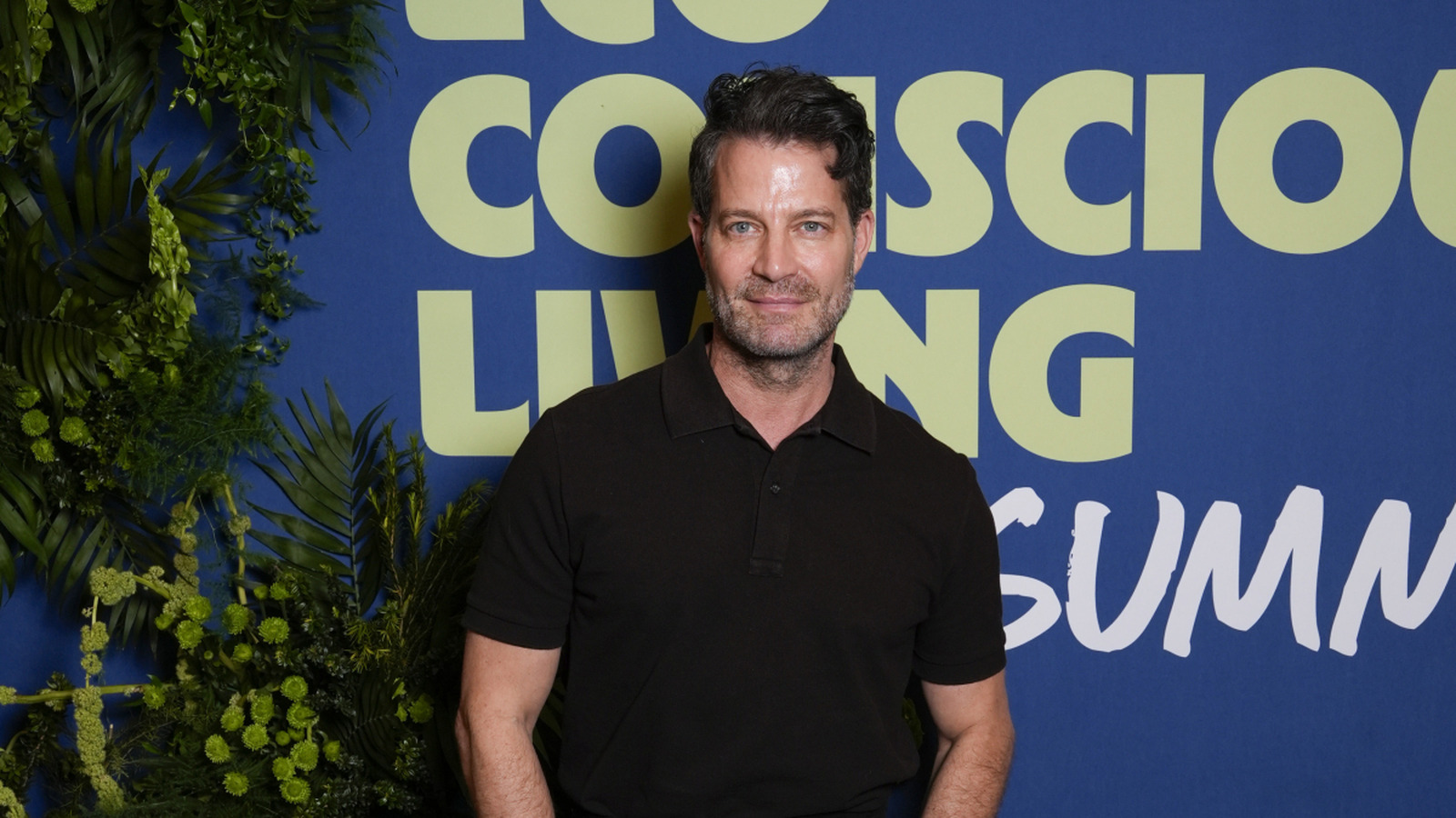 HGTV'nin Nate Berkus'unun zarif pirinç fikstürlerini kullanarak bir ev alanını yükseltmesinin 6 yolu