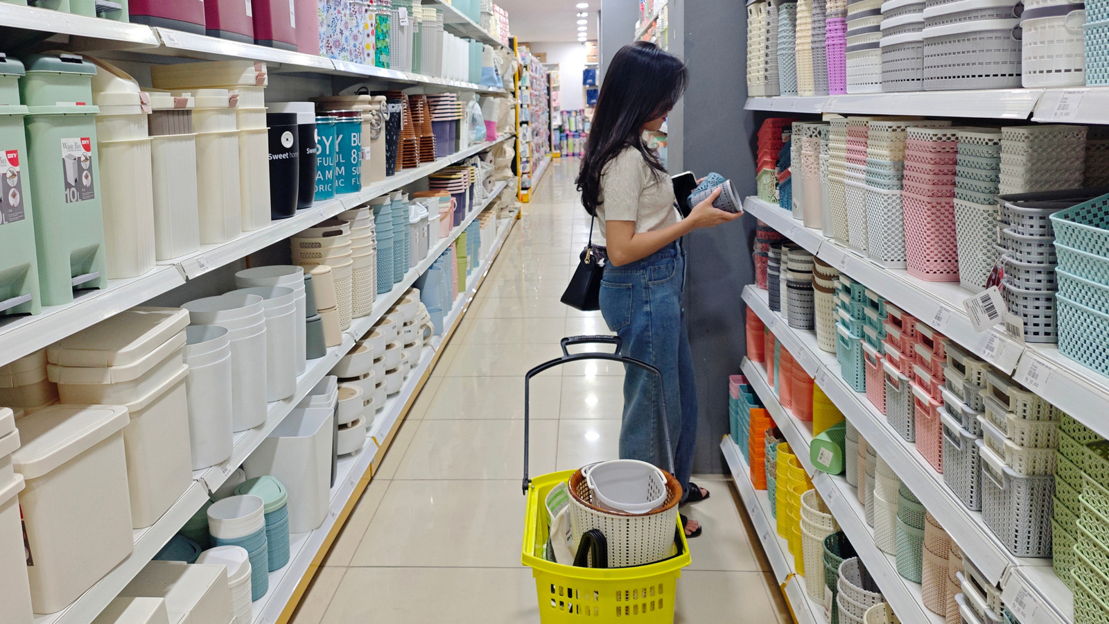 Aldi'nin açık pikapı konteyner mağazası ikizinden daha mı iyi?