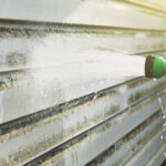 Kalıp ve alglerin evinizin sidinginde büyümesini önlemenin en iyi yolu