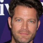 Nate Berkus'un oturma odası, bu popüler 80'lerin trendine yeni bir bakış