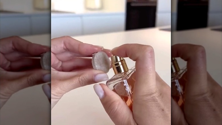 Kişi püskürtme parfüm keçe mobilya pedi