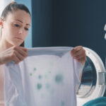 Deterjan lekelerini çamaşırlardan hızlı bir şekilde çıkarmak için sirke hack