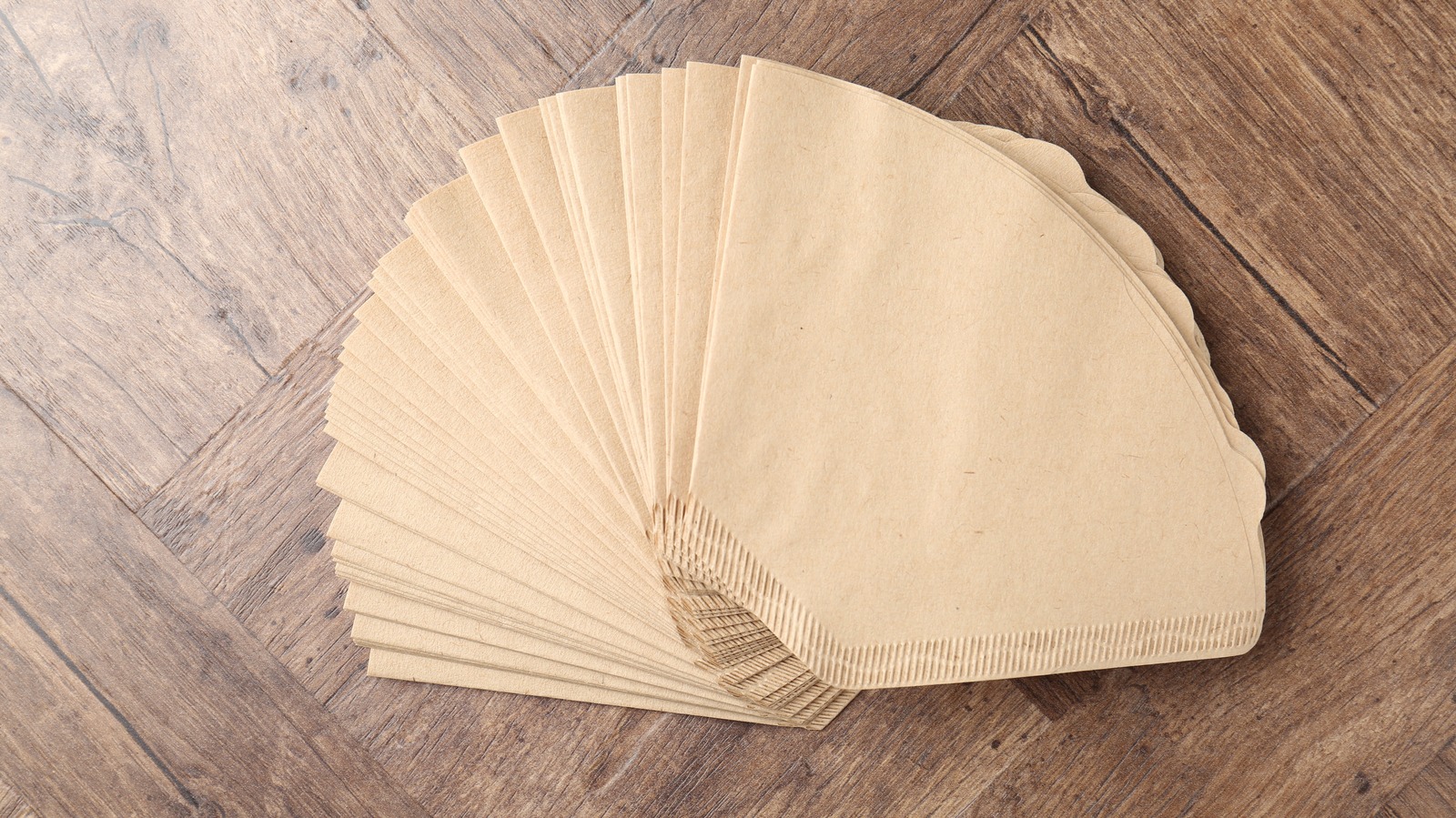 Kahve filtresi DIY, evinizin herhangi bir yerinden kötü kokuları hızlı bir şekilde çıkarmak için