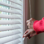 Dollar Tree Beauty Wing Pencere Gölgelerinizi Tozdan Çıkaracak Temel Hack Toz Free