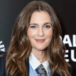 Drew Barrymore'un banyo duvarlarını süslemesinin eşsiz yolu: Görünüm nasıl elde edilir