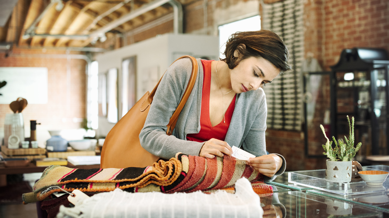 Urban Outfitters'ın bu halı dupe ile bir IKEA bütçesine bakmasını sağlayın