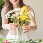 Temel bir IKEA kavanozunu bütçe dostu bir DIY ile sevimli bir dekor parçasına dönüştürün