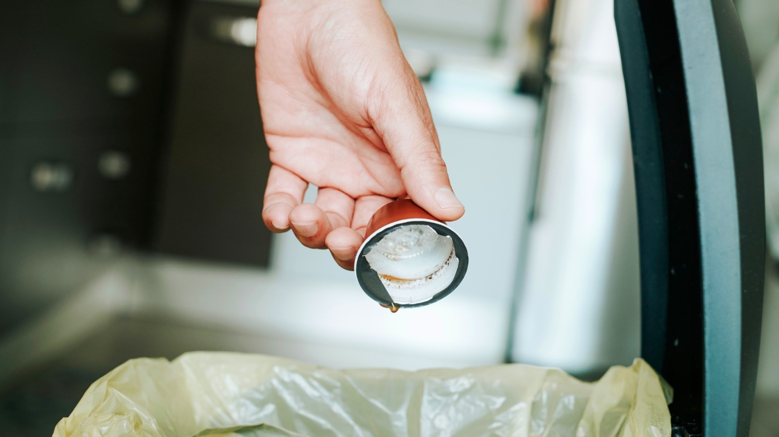 Evdeki eski kahve kapsüllerini yeniden kullanmanın 7 akıllı yolu