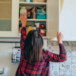 Mutfak dolabı kapılarını depolama altına dönüştüren akıllı dolar ağacı hack