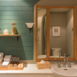 Nötr bir banyo tasarlarken vermeniz gereken ilk karar (ve neden önemlidir)