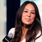 Joanna Gaines, bahçesini pop yapmak için bezelye çakılını nasıl kullanıyor