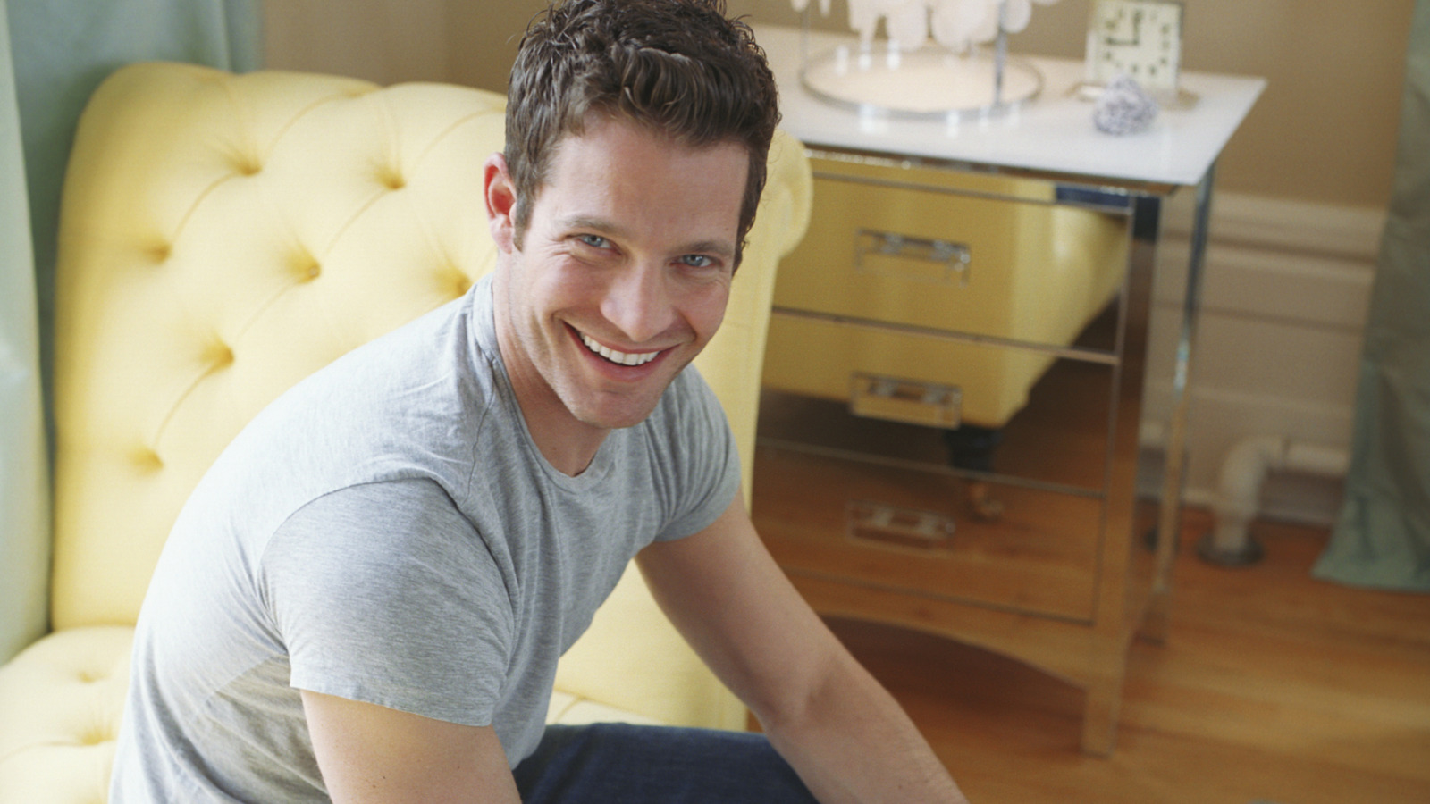 Nate Berkus'a göre yatak odanıza lüks bir görünüm ve his nasıl verilir