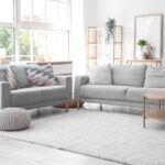 Bu tek dekor hatası kanepenizi ucuz görünmesini sağlamaktır