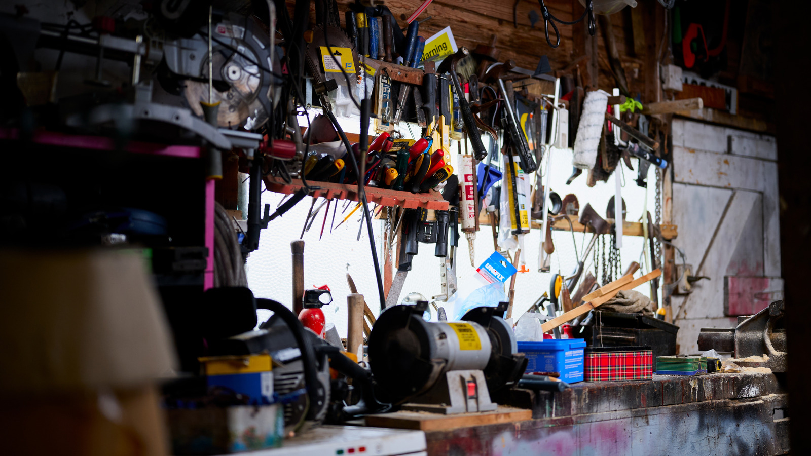 Garajınızı akıllı bir manyetik depolama hackiyle uzaklaştırın