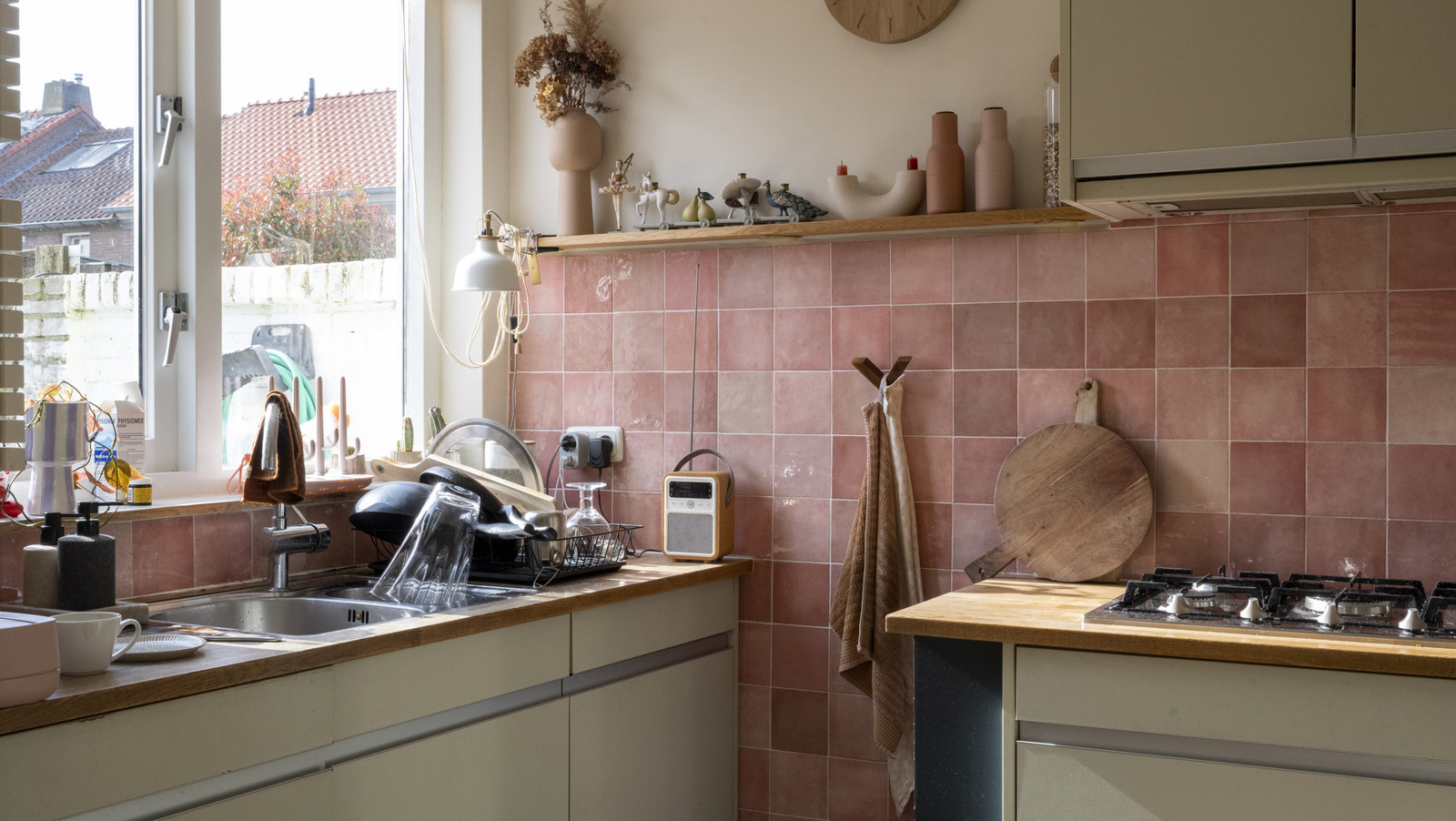 Mutfağınızın modaya uygun karo backsplash büyük bir dezavantajla geliyor