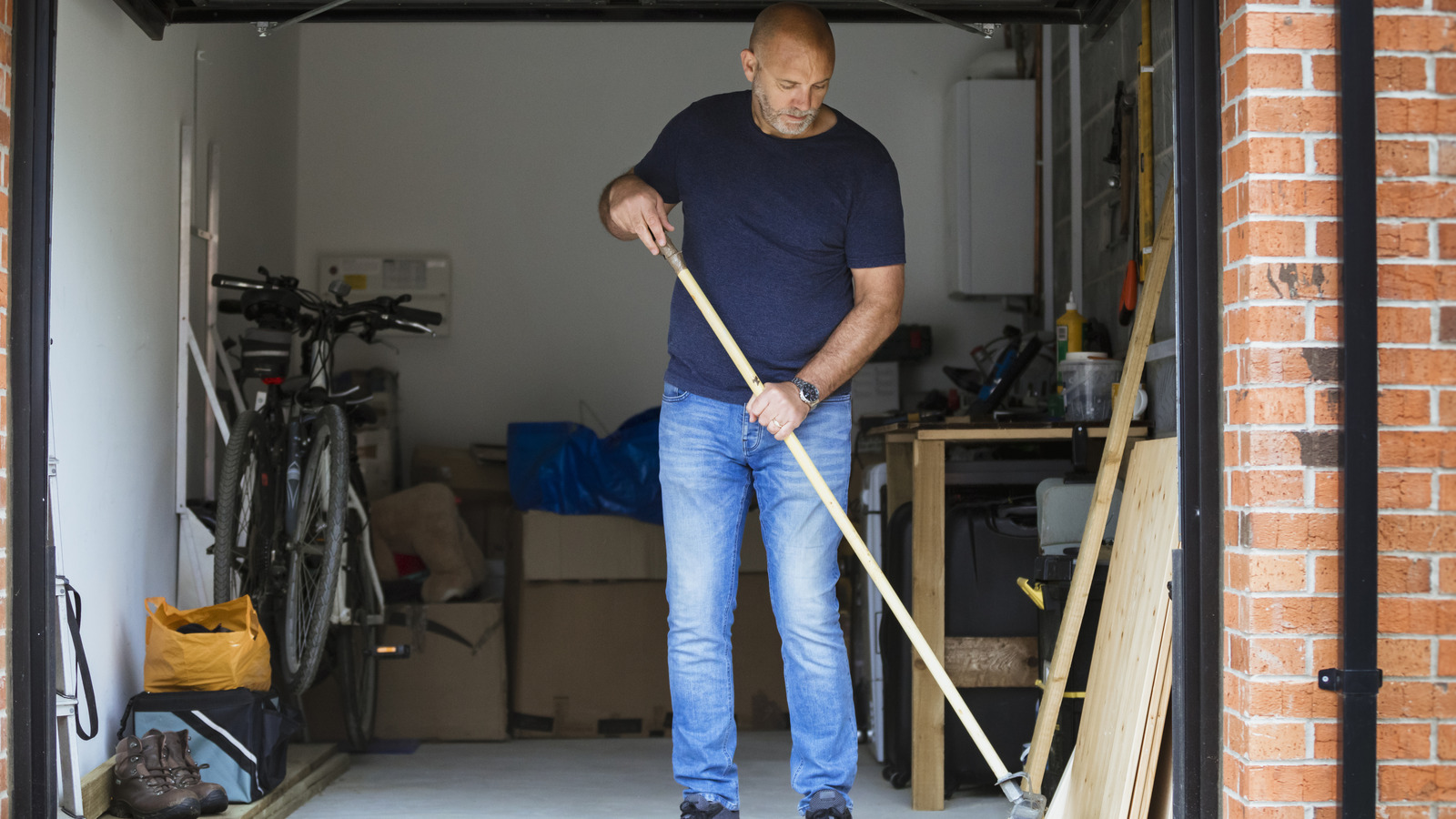 Evinizin yeniden satış değerine zarar verebilecek garaj döşeme seçimi
