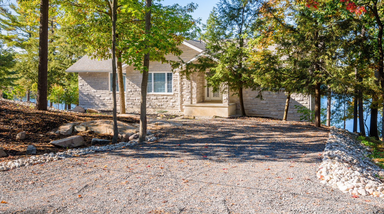 Araba yolunuz için seçilecek en iyi çakıl (ve kaçınmanız gereken)