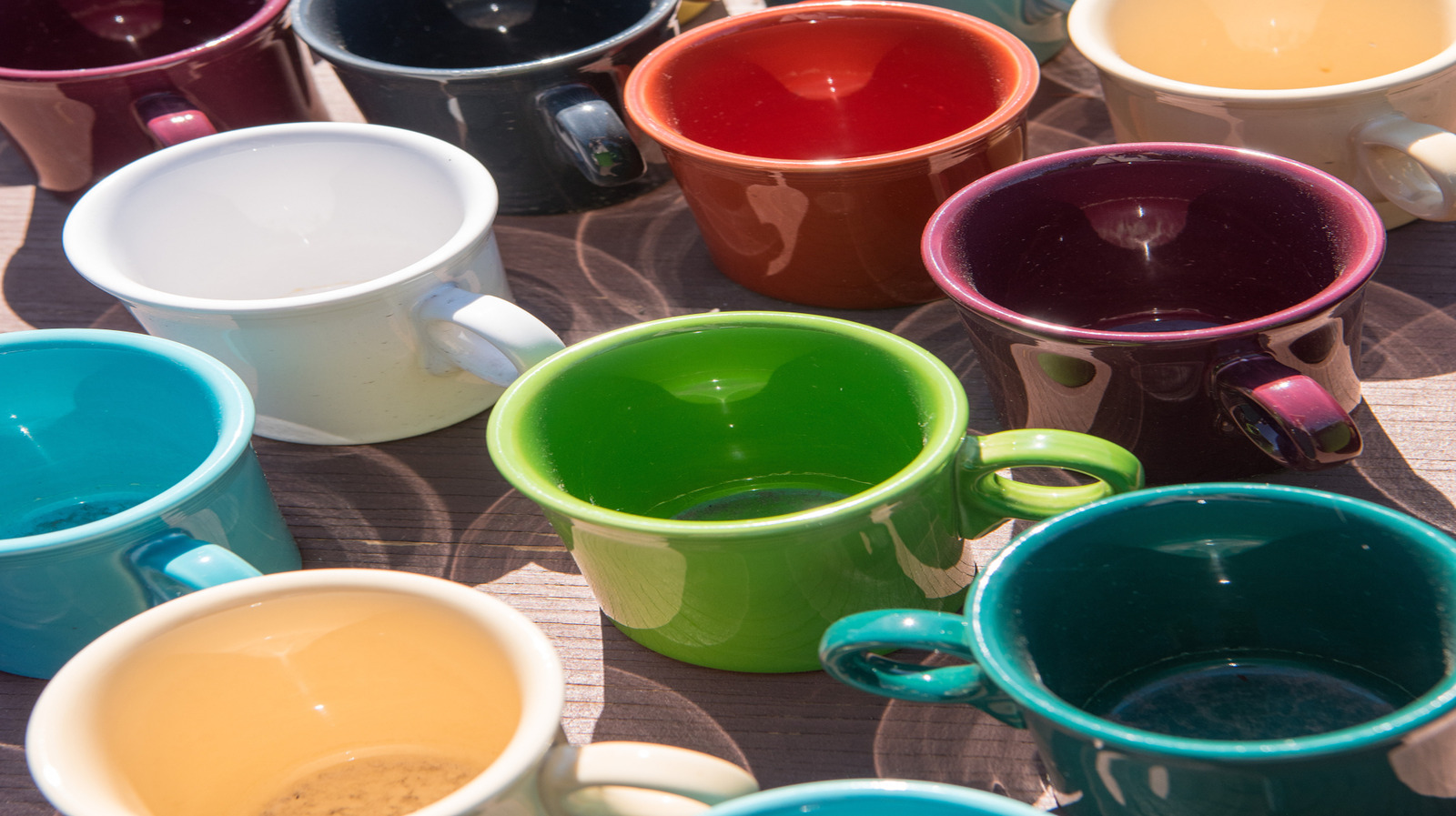 Evinizi taze tutmak için eski bir tasarruf mağaza kupasını yeniden kullanın - işte nasıl