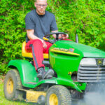 Çim biçme makinenizin gerçek nedeni ölmeye devam etmesinin (ve nasıl düzeltileceğinin)