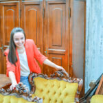 Değerli antika 80'lerin kanepesi sadece en şanslı tasarruf müşterileri bulabilir