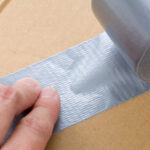 Tıpkı Pesky Meyve Sineklerini yakaladığı söylenen koli bandı kesmek (ve gerçekten çalışıyorsa)