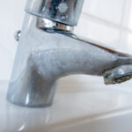 Sinir bozucu limesal lekelerle kolayca ilgilenen beklenmedik çamaşır öğesi