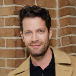 10 Akıllı Yol Nate Berkus, herhangi bir tasarım alanına muhteşem bir yeşil renk dahil ediyor