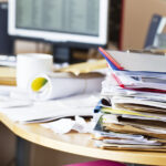 Önemli belgeleri sıkışmış ve organize eden şık depolama çözümü