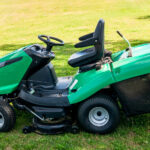 2025'te en güvenilir elektrikli binicilik çim biçme makinesi nedir?