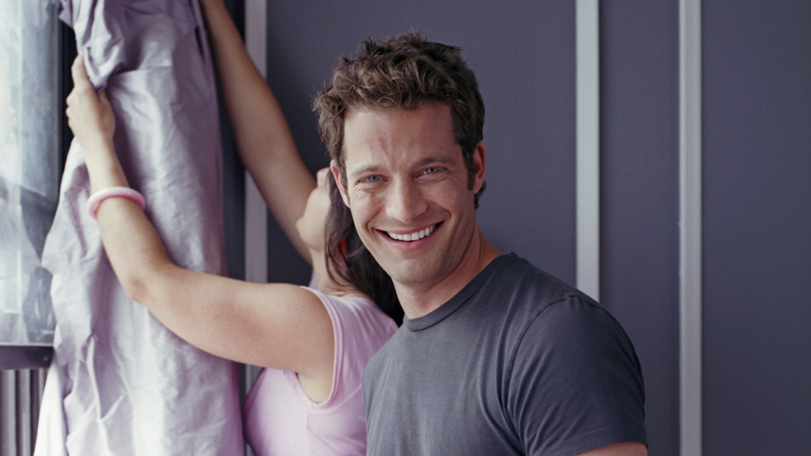 HGTV'nin Nate Berkus rengi, yeni bir görünüm için nötr dekora dahil etmeyi seviyor