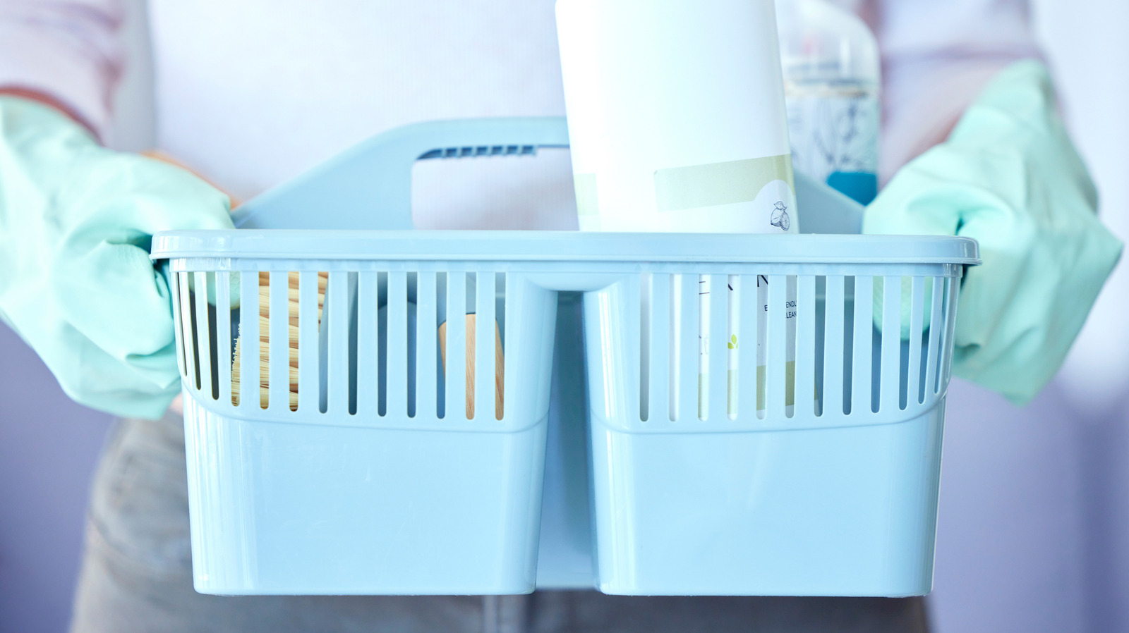 Daha iyi ev depolama ve organizasyon için duş caddy'yi yeniden kullanmanın 16 yolu