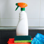 Temizlik spreyleri ile yaptığınız en büyük hata