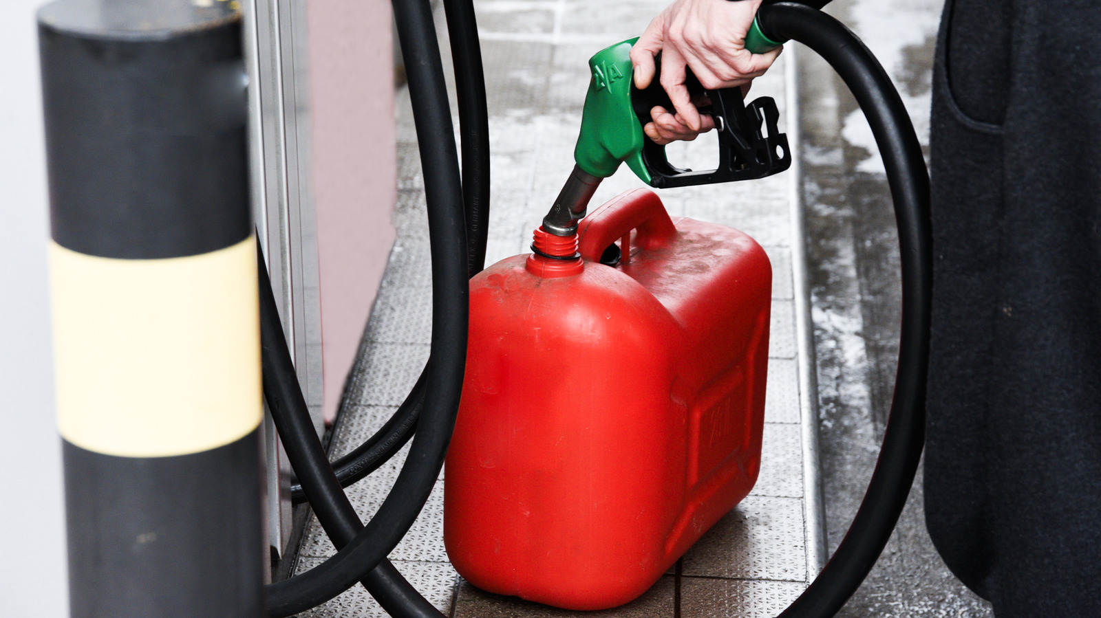 Metal ve plastik kaplar: Gaz depolamanın daha iyi yolu nedir?