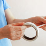 Bir tutamda cetvel olmadan bir şeyi ölçmek için akıllı bant hack