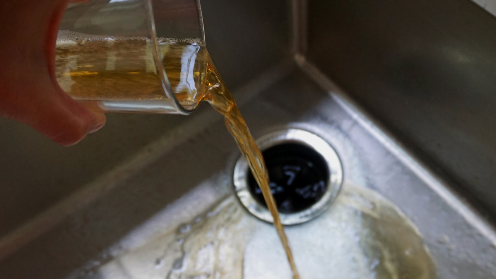 Tahliyenizi dökmek için gerçekten güvenli olan 9 beklenmedik eşya