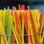 13 Yaratıcı DIYS Dolar Tree Plastik Pipets ile Evinizin Çevresinde Kullanılacak