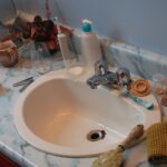 Bir tasarruf mağazası ile banyo tezgahları