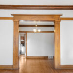 Modası geçmiş döşeme veren döşeme türü yenilenmiş bir görünüm