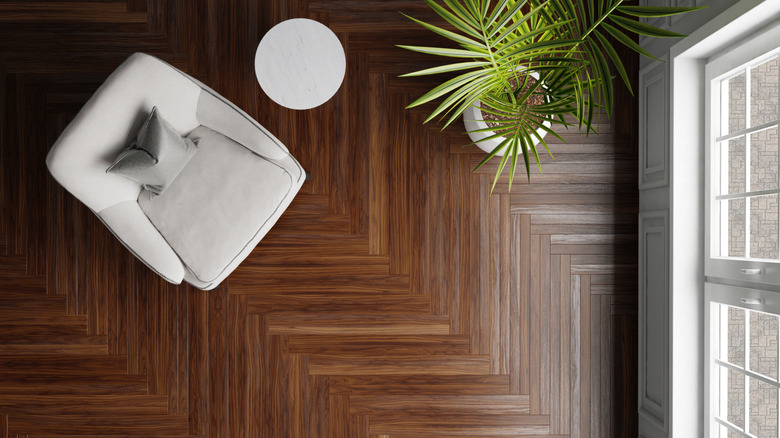 Parke zemin ve koltuk yukarıdan aşağıya görünümü