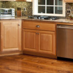 Mutfak köşe dolabı kapınızı özel bir görünümle değiştiren DIY