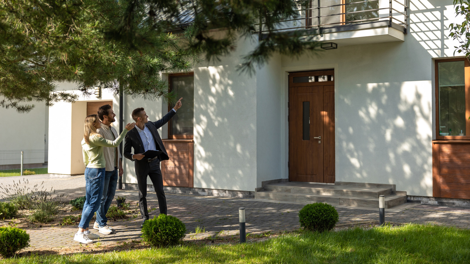 Evinizin modası geçmiş görünmesini sağlayan ve Curb Cazibesini Öldüren Yaygın Hata