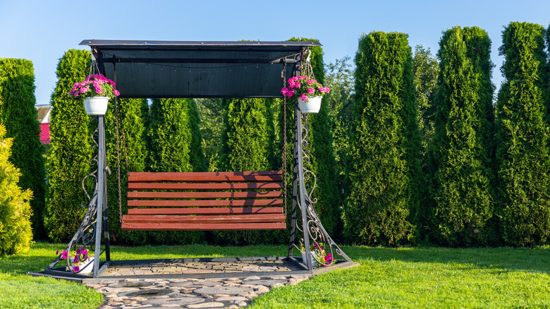 Kaplama ile ahşap salıncak sandalyesi